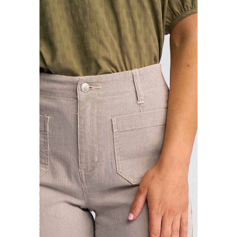 Vassalli Straight Leg Ankle Grazer Jean image number 6